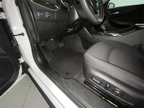 Used 2024 Chevrolet Malibu LT image 12