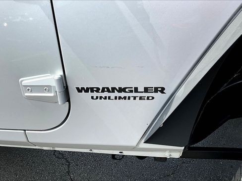 Used 2011 Jeep Wrangler Unlimited Sport w/ Mopar Chrome Edition Group image 23