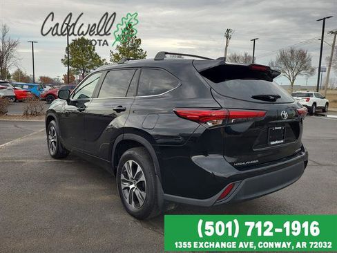 Used 2023 Toyota Highlander XLE image 7