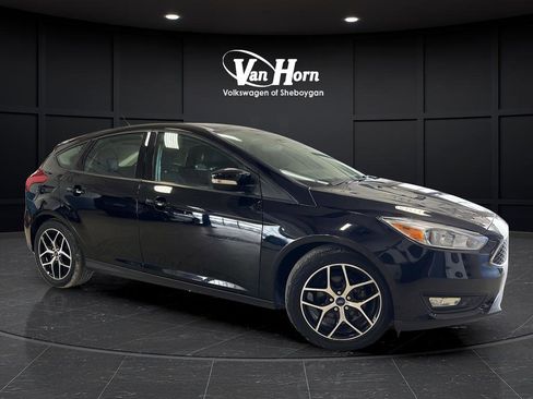 Used 2018 Ford Focus SEL w/ Cold Weather Package FWD image 1