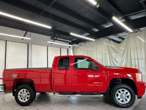 Used 2012 Chevrolet Silverado 2500 LT w/ Z71 Appearance Package AWD/4WD image 3