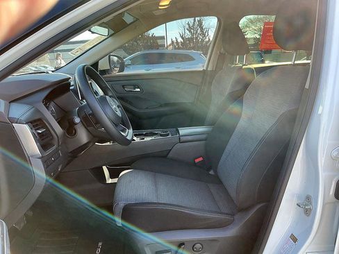 Certified 2023 Nissan Rogue SV image 12