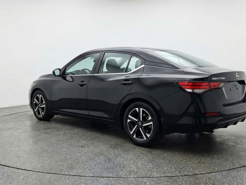 Used 2025 Nissan Sentra SV image 6