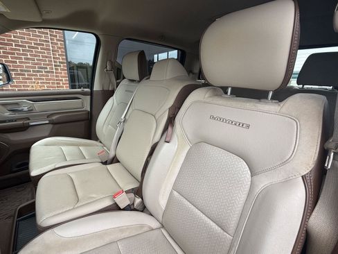 Used 2019 RAM 1500 Laramie AWD/4WD image 19