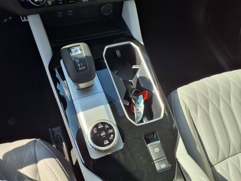 New 2025 Mitsubishi Outlander AWD image 24