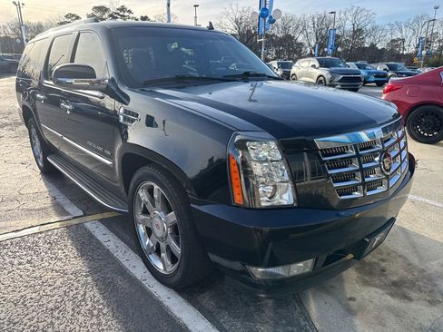 Used 2012 Cadillac Escalade ESV Luxury image 2