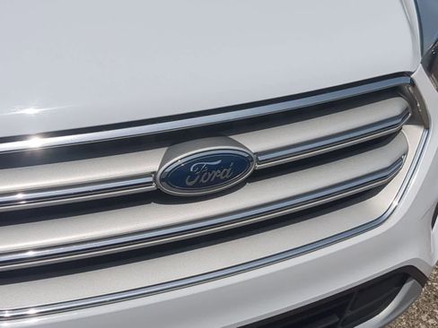 Used 2018 Ford Escape SE AWD/4WD image 12
