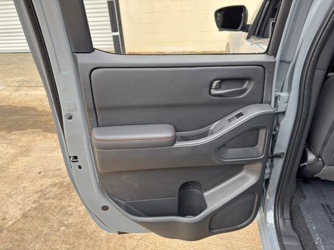 Used 2026 Nissan Frontier Pro-X w/ Pro-X Convenience Package RWD image 39