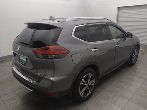Used 2019 Nissan Rogue SV w/ Sun & Sound Touring Package FWD image 9