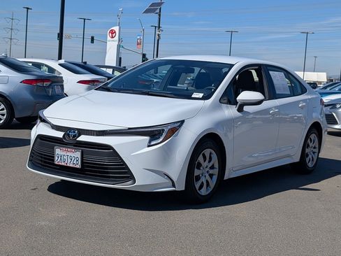 Used 2026 Toyota Corolla LE image 11