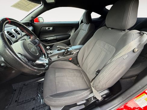 Used 2020 Ford Mustang Coupe image 10