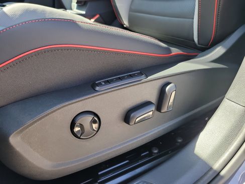 New 2025 Volkswagen GTI SE image 18