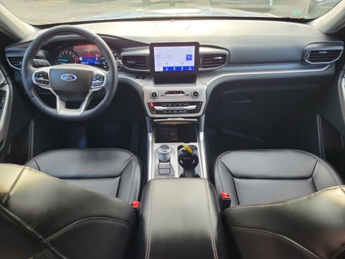 Used 2023 Ford Explorer XLT w/ Equipment Group 202A image 13