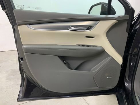 Used 2018 Cadillac XT5 Luxury w/ Driver Awareness Package image 7