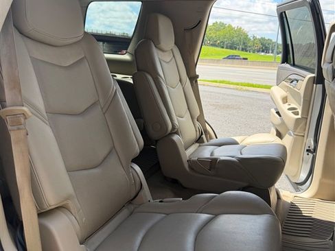Used 2020 Cadillac Escalade Premium Luxury AWD/4WD image 44