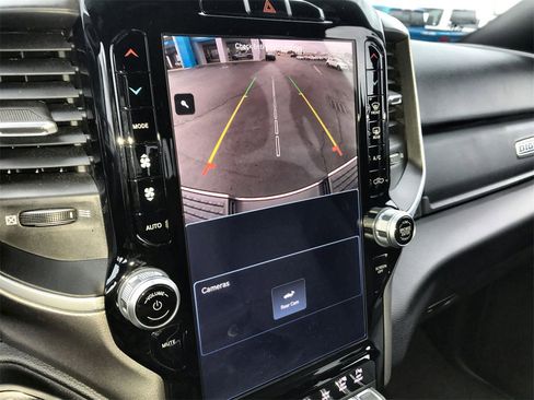 Used 2024 RAM 2500 Big Horn w/ Level 2 Equipment Group image 17