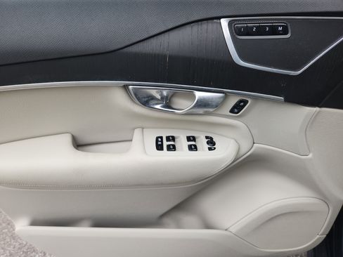 Used 2020 Volvo XC90 T5 Momentum image 25