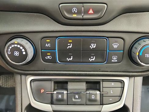 Used 2023 GMC Terrain SLE AWD/4WD image 31