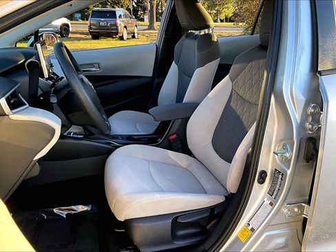 Used 2020 Toyota Corolla LE w/ LE Convenience Package image 7