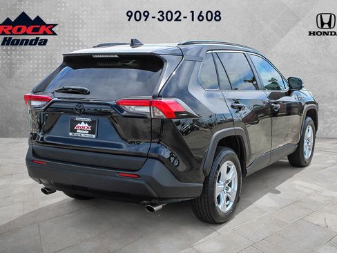 Used 2021 Toyota RAV4 XLE w/ Carpet Mat Package (TMS) FWD image 6