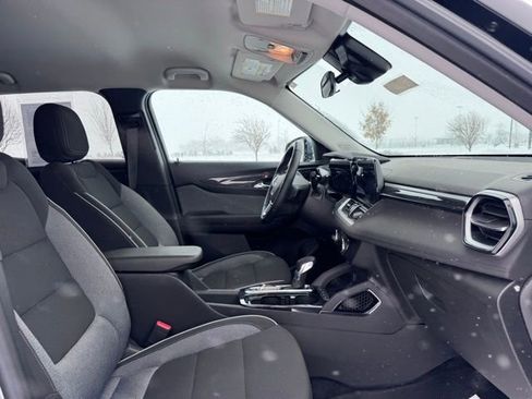 Used 2024 Chevrolet TrailBlazer LT w/ LT Cold Weather Package image 22