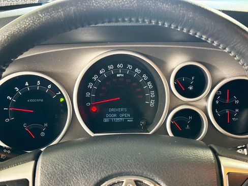 Used 2014 Toyota Sequoia Limited AWD/4WD image 14