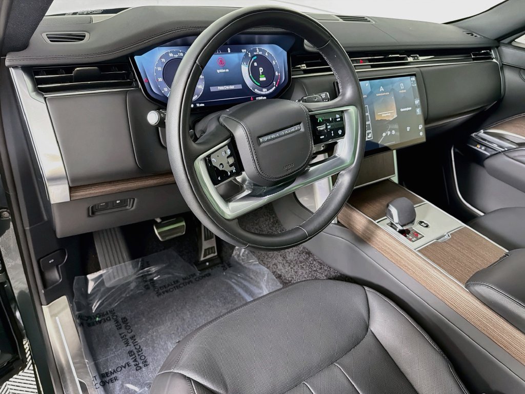 Used 2025 Land Rover Range Rover SE AWD/4WD image 9