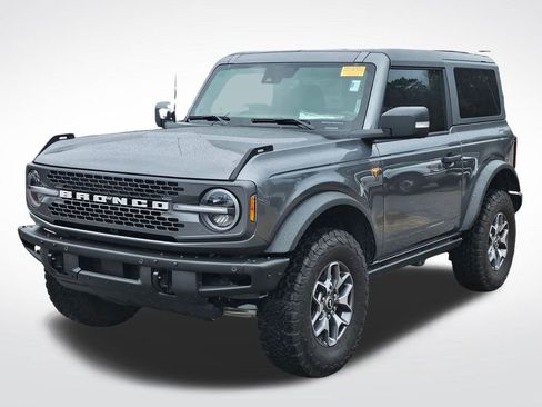 Used 2022 Ford Bronco Badlands image 3