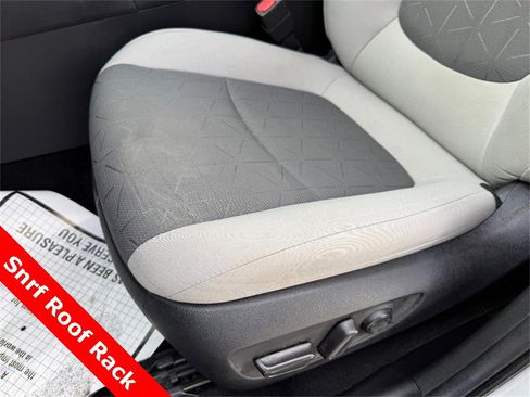 Used 2020 Toyota RAV4 XLE image 17