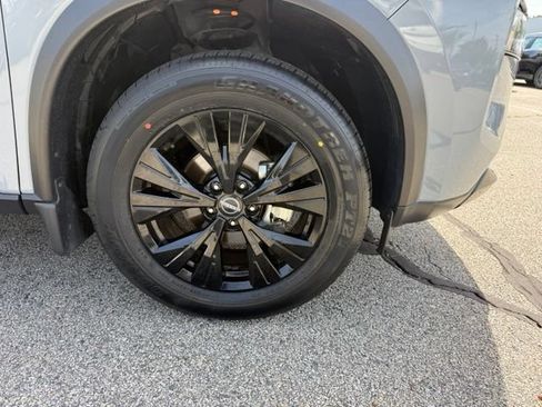 Certified 2023 Nissan Rogue SV w/ SV Premium B Package AWD/4WD image 11