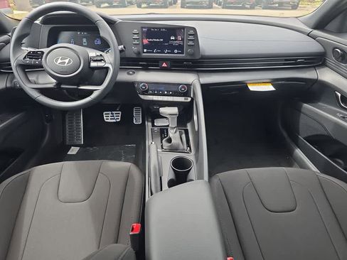 New 2026 Hyundai Elantra Sport FWD image 18