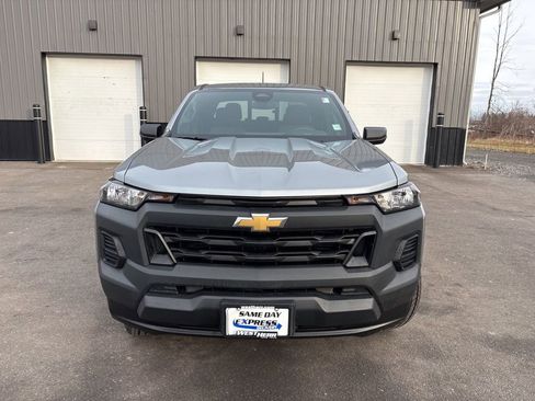 Used 2023 Chevrolet Colorado W/T w/ Advanced Trailering Package image 2