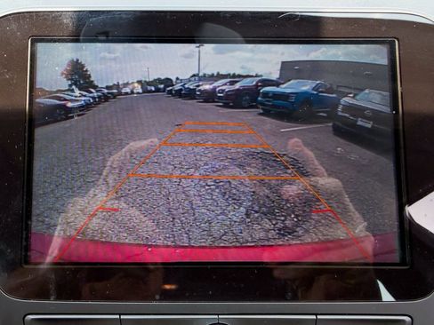 Used 2017 Chevrolet Malibu LT w/ Leather Package FWD image 11