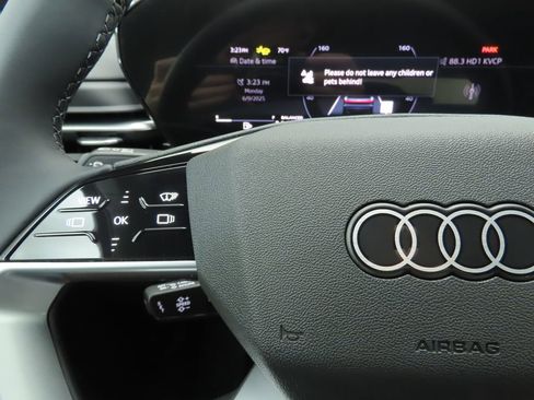 Used 2025 Audi Q5 Premium Plus w/ Premium Plus image 12