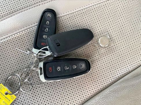 Used 2011 Lincoln MKX AWD w/ 102A Rapid Spec Order Code image 9