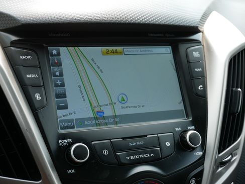 Used 2017 Hyundai Veloster Value Edition FWD image 21