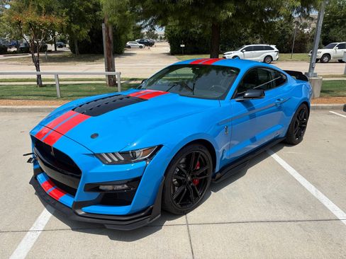 Used 2022 Ford Mustang Shelby GT500 w/ Technology Package RWD image 1