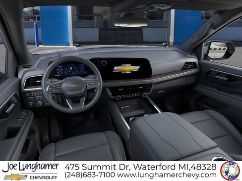 New 2026 Chevrolet Suburban Premier w/ Sun And Tow Package AWD/4WD image 23