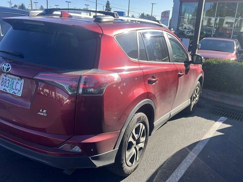 Certified 2018 Toyota RAV4 LE image 3