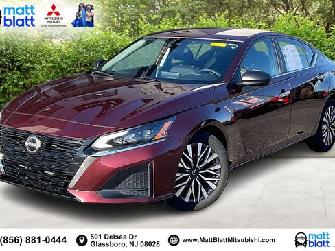 Used 2024 Nissan Altima 2.5 SV image 1