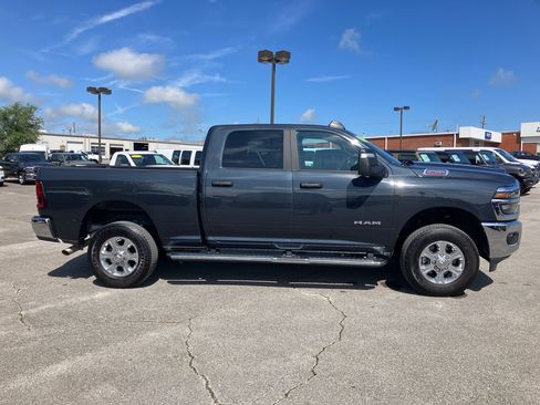 Certified 2026 RAM 2500 Big Horn AWD/4WD image 4