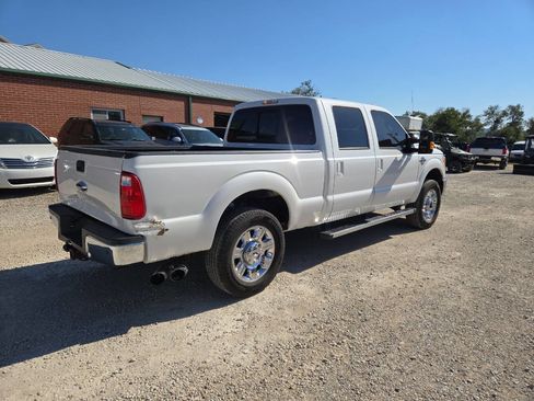 Used 2015 Ford F250 Lariat w/ Chrome Package image 3