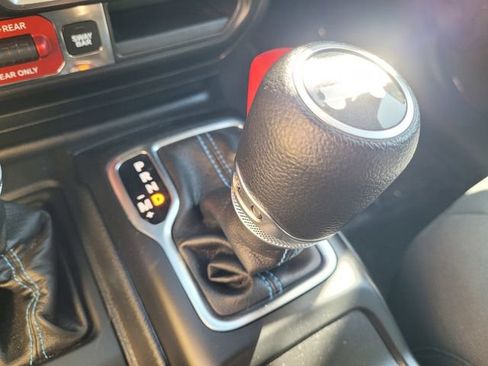Used 2023 Jeep Wrangler Unlimited Rubicon 4xe AWD/4WD image 18