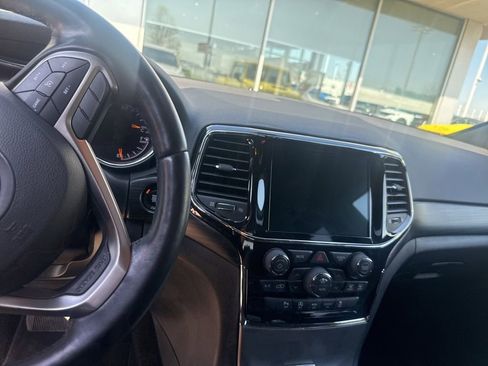 Used 2022 Jeep Grand Cherokee Laredo E w/ Security & Convenience Group AWD/4WD image 13