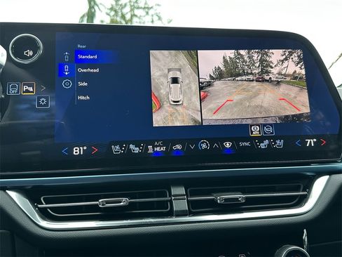 New 2026 Chevrolet Equinox EV LT image 25