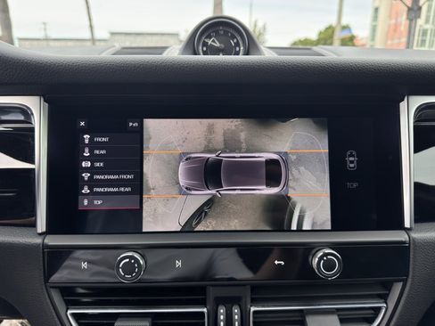 Used 2024 Porsche Macan image 26