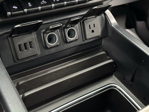 Used 2015 GMC Sierra 2500 Denali w/ Duramax Plus Package image 29