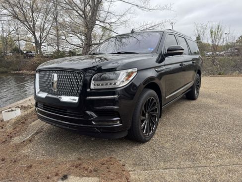 Used 2019 Lincoln Navigator L Black Label w/ Cargo Package image 11