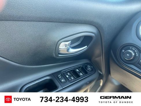 Used 2021 Jeep Renegade Limited AWD/4WD image 26