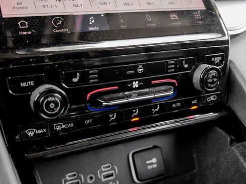 Used 2022 Jeep Grand Cherokee L Limited image 38